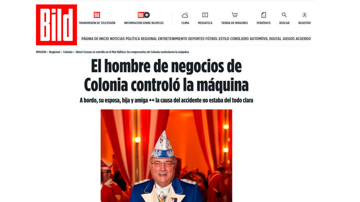 Imagen de un periódico alemán con uno de los fallecidos en el accidente de avión privado en el Mar Báltico / REDACCIÓN