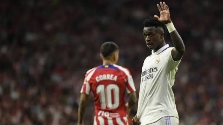 Vinicius ante el Atlético de Madrid / EFE