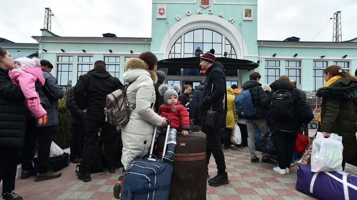 Evacuados de Jerson llegan a Crimea / EFE