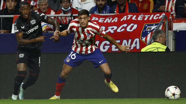 Nahuel Molina ante el Bayer Leverkusen / EFE