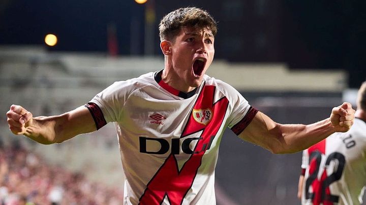 Fran García: "El que quiera ganar en Vallecas debe sudar sangre" / Fran García, jugador del Rayo