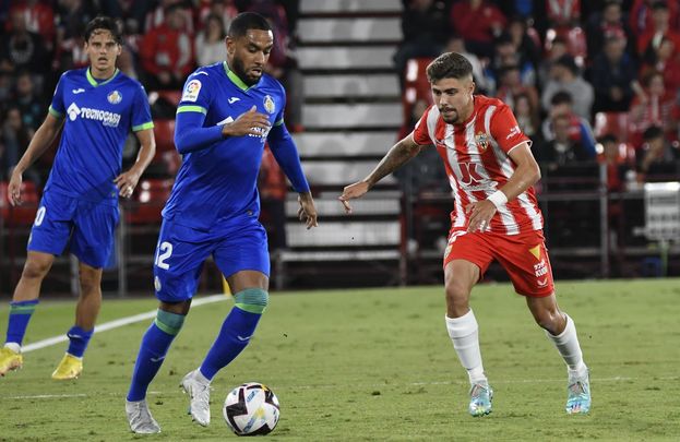 Jordan Amavi ante el Almería / EFE