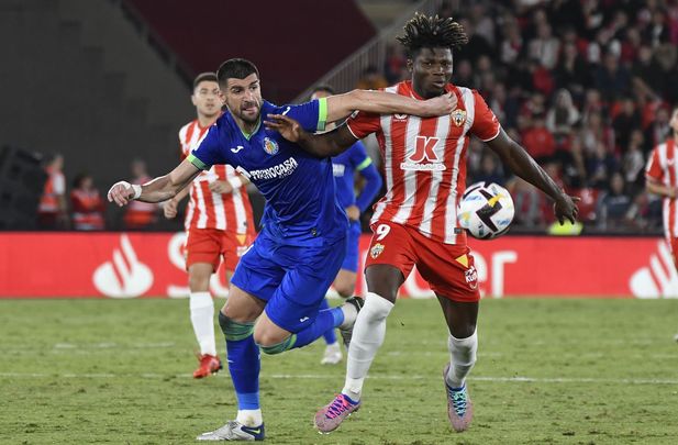 Mitrovic ante el Almería / EFE