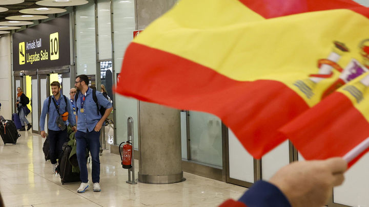 Selección española de balonmano a su llegada a Barajas / EFE