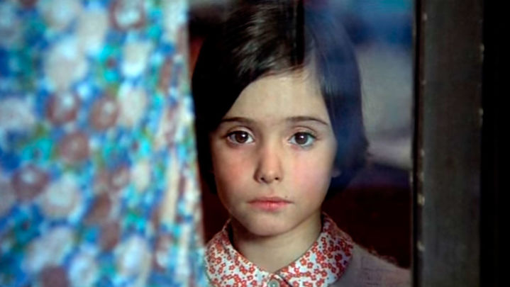 Ana Torrent en 'Cría cuervos' / ARCHIVO