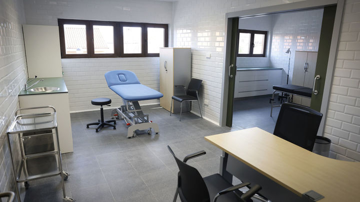 Una de las salas del nuevo centro de salud de Sevilla la Nueva / COMUNIDAD DE MADRID