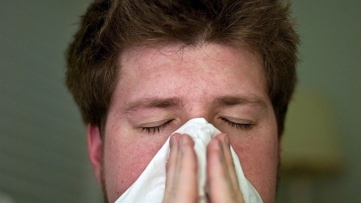 Un hombre con catarro / EUROPA PRESS