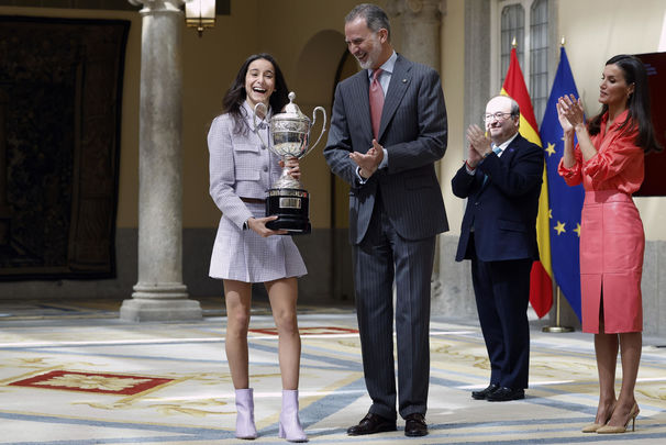 Adriana Cerezo y el  rey Felipe VI / EFE