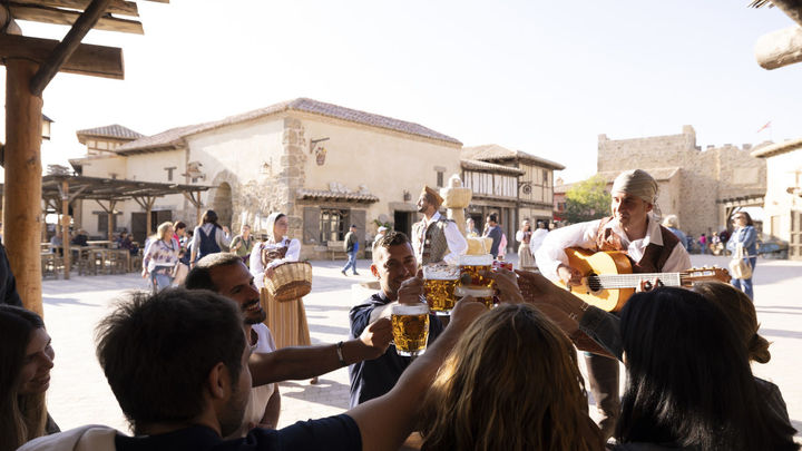 Gran oferta de restauración en Puy du Foy / PUY DU FOU