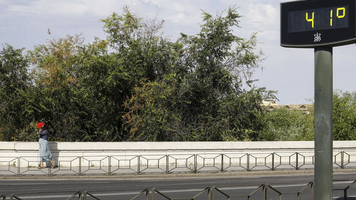 Termómetro en la calle al sol marca 41ºC / EUROPA PRESS