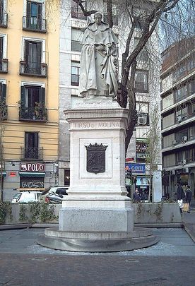 Estatua de Tirso de Molina en la plaza del mismo nombre / LUIS GARCIA / CC