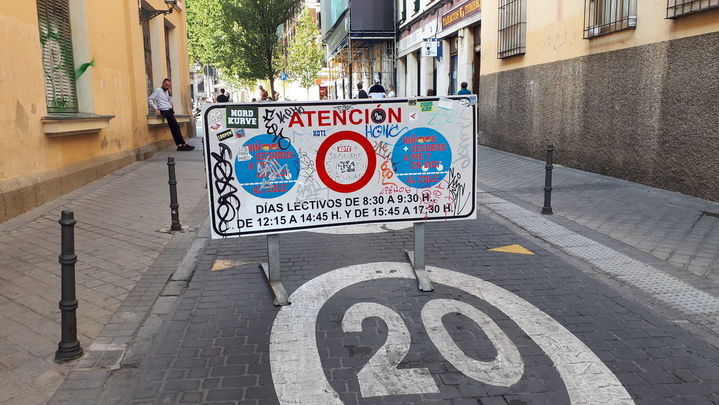 Corte de la Calle de Tabernillas en horario escolar / TELEMADRID