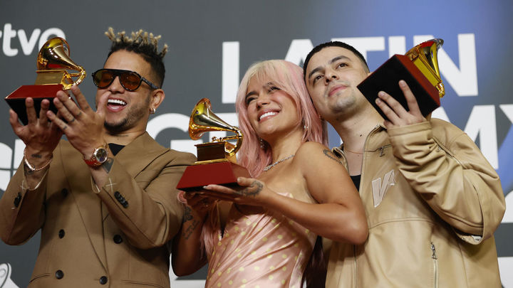 Karol G, premiada en los Latin Grammy / EFE