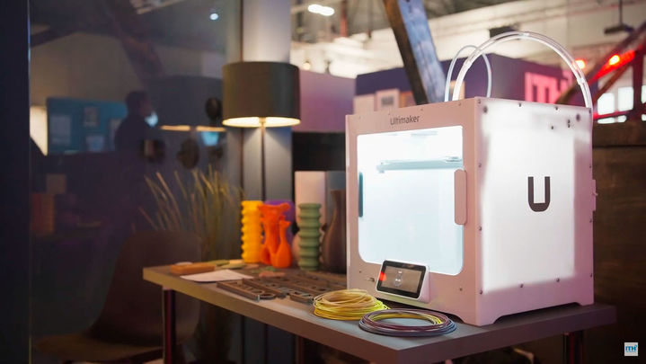 Mobiliario de hotel creado con impresión en 3D de materiales sostenibles / ITH