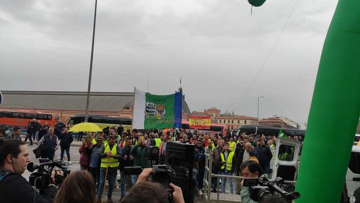 Concentración de agricultores ante el Ministerio de Agricultura / TELEMADRID