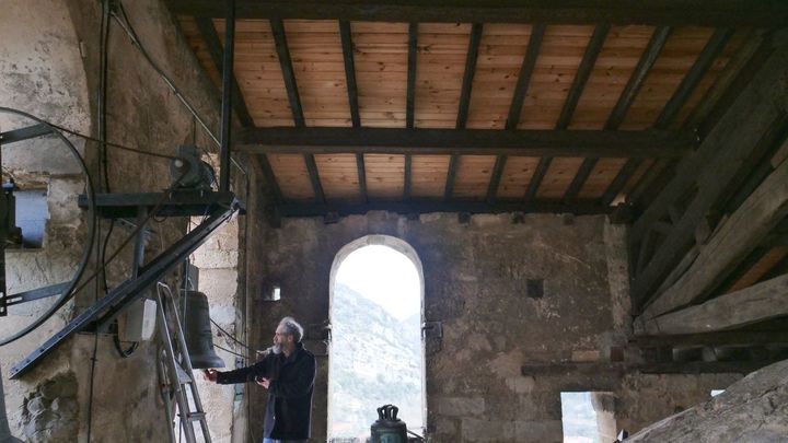 Grabando en el Monasterio de Oña / SILBERIUS DE URA