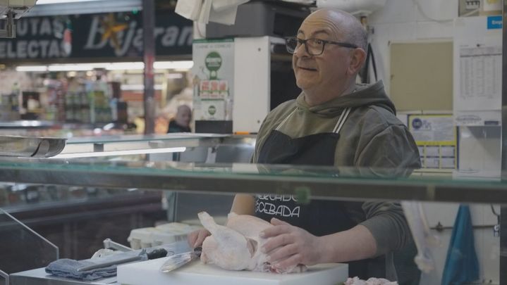Emilio el pollero del Mercado de la Cebada / Telemadrid