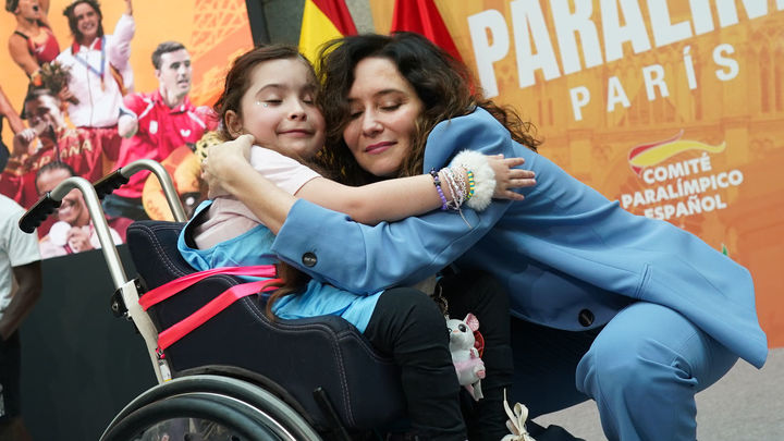 Díaz Ayuso recibe a deportistas que participarán este verano en los Juegos Paralímpicos / COMUNIDAD DE MADRID