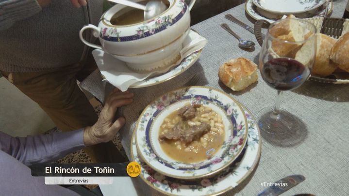 Comida en 'El Rincón de Toñín' / Telemadrid
