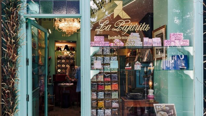 Es la bombonería más antigua de Madrid, abrió en 1852 / LA PAJARITA