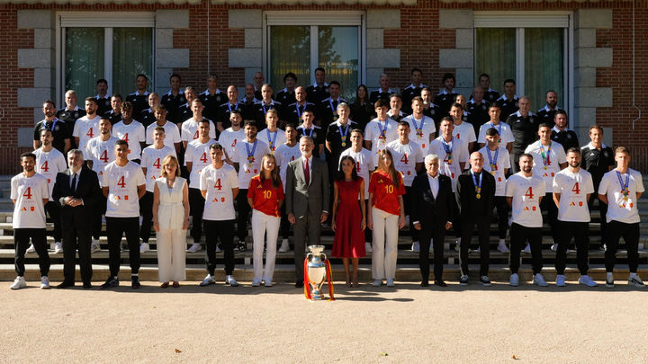 Selección española con los Reyes / EFE
