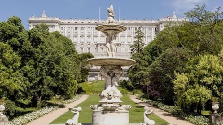 El Palacio Real desde los jardines / Palacio Real de Madrid