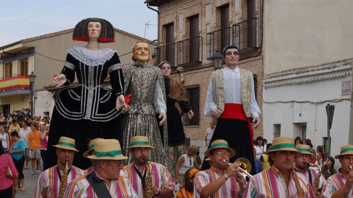 Pasacalles de Gigantes y Cabezudos en las fiestas de Navalcarnero / Ayuntamiento de Navalcarnero