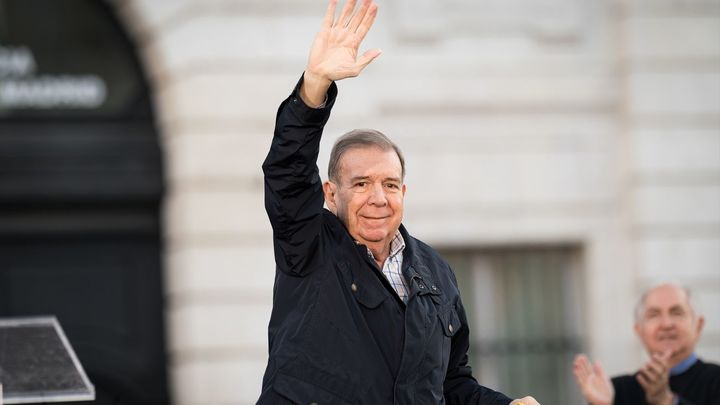 El líder opositor venezolano, Edmundo González, durante la concentración por la libertad de Venezuela, en la Puerta del Sol / EUROPA PRESS
