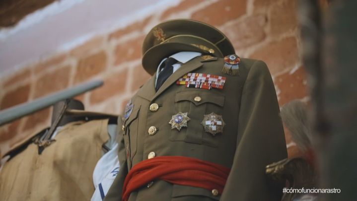 Traje militar / REDACCION