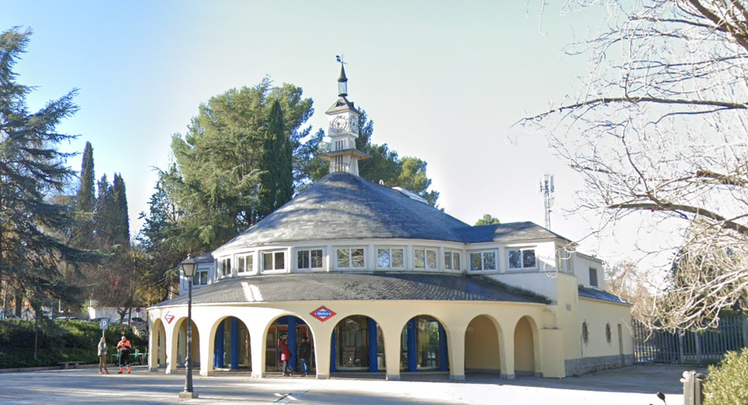 Estación de metro de Lago en la L10 / GSV