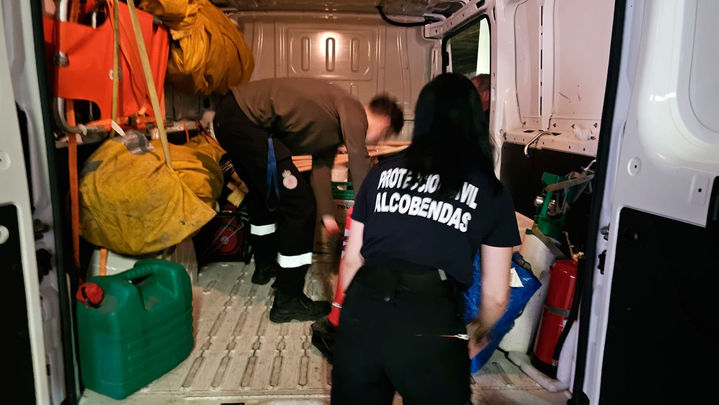 Un equipo de Protección Civil de Alcobendas, preparado para desplazarse a Valencia / @Alcobendas_ayto