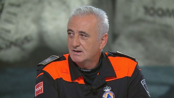 Teodoro Becedas, jefe de Protección Civil de Leganés en el plató de 120 Minutos / TELEMADRID
