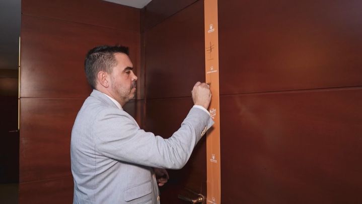 Precinto notarial del Teatro Real para el sorteo de Navidad / TELEMADRID