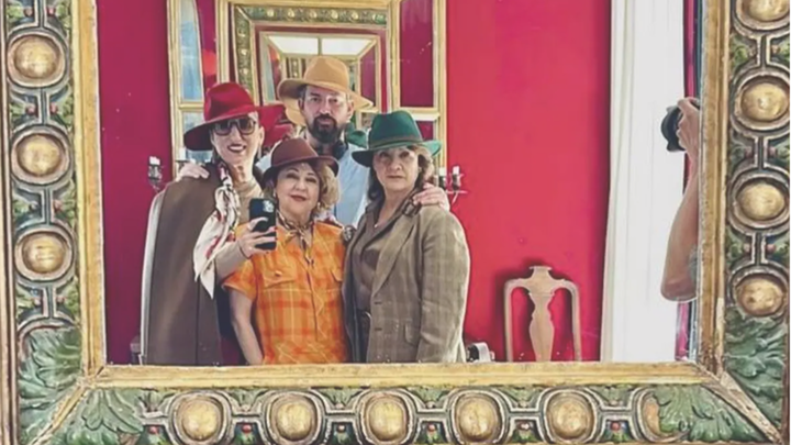 Las tres actrices principales del rodaje, Rossy de Palma, Carmen Machi y Blanca Portillo, junto al director de la película, Pedro Aguilera / INSTAGRAM DE ROSSY DE PALMA