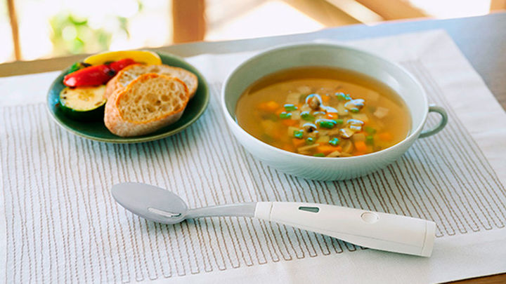 Prototipo de cuchara capaz de aumentar el sabor a sal de cualquier comida / Kirin