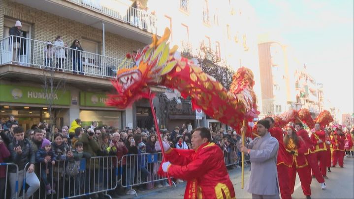 Desfile en Usera por el Año Nuevo chino / TELEMADRID