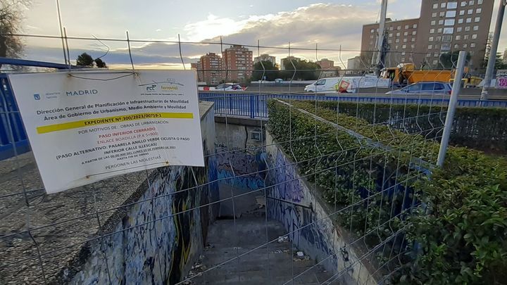 Corte del paso peatonal de la carretera de Boadilla / P.O.