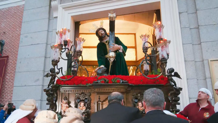 Salida del Cristo de las Tres Caídas en la Semana Santa de Madrid 2025 / Telemadrid
