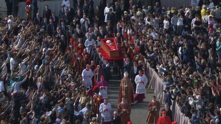 Traslado del féretro del papa Francisco / Telemadrid