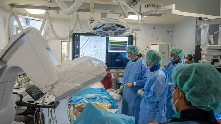 La compleja intervención quirúrgica ha requerido 12 horas y la coordinación de 30 profesionales / Hospital Gregorio Marañón