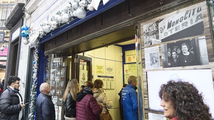 Cola en la administración de loterías de Doña Manolita / EUROPA PRESS