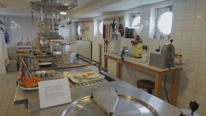 Cocina del Museo Flotante / REDACCIÓN